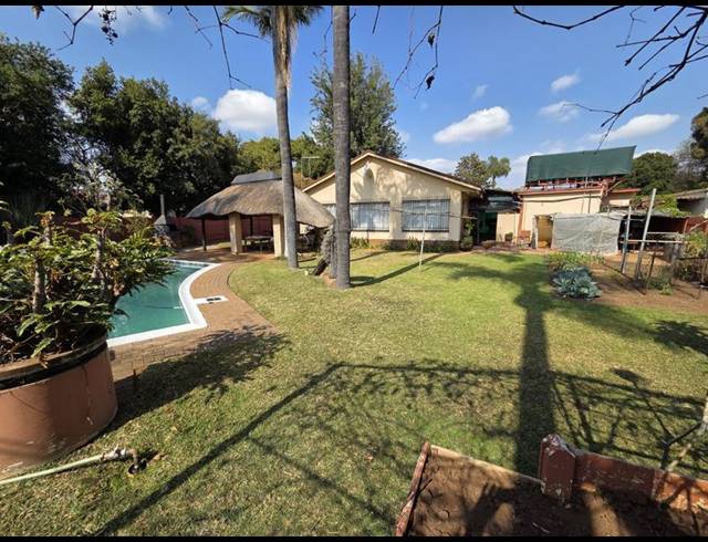 3 BEDROOM HOUSE FOR SALE IN SINOVILLE